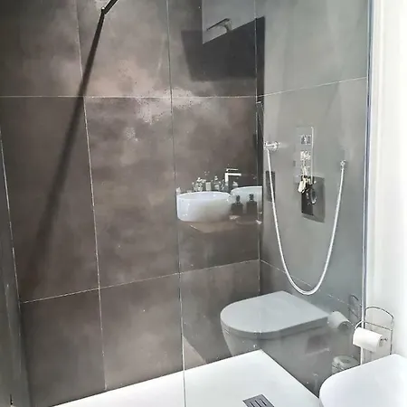 Superbe 3 Pieces Avec Jardin Dans Le Vieil Apartman